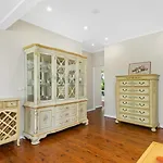 River View Oasis: Spacious 3-Bed House With Pool
