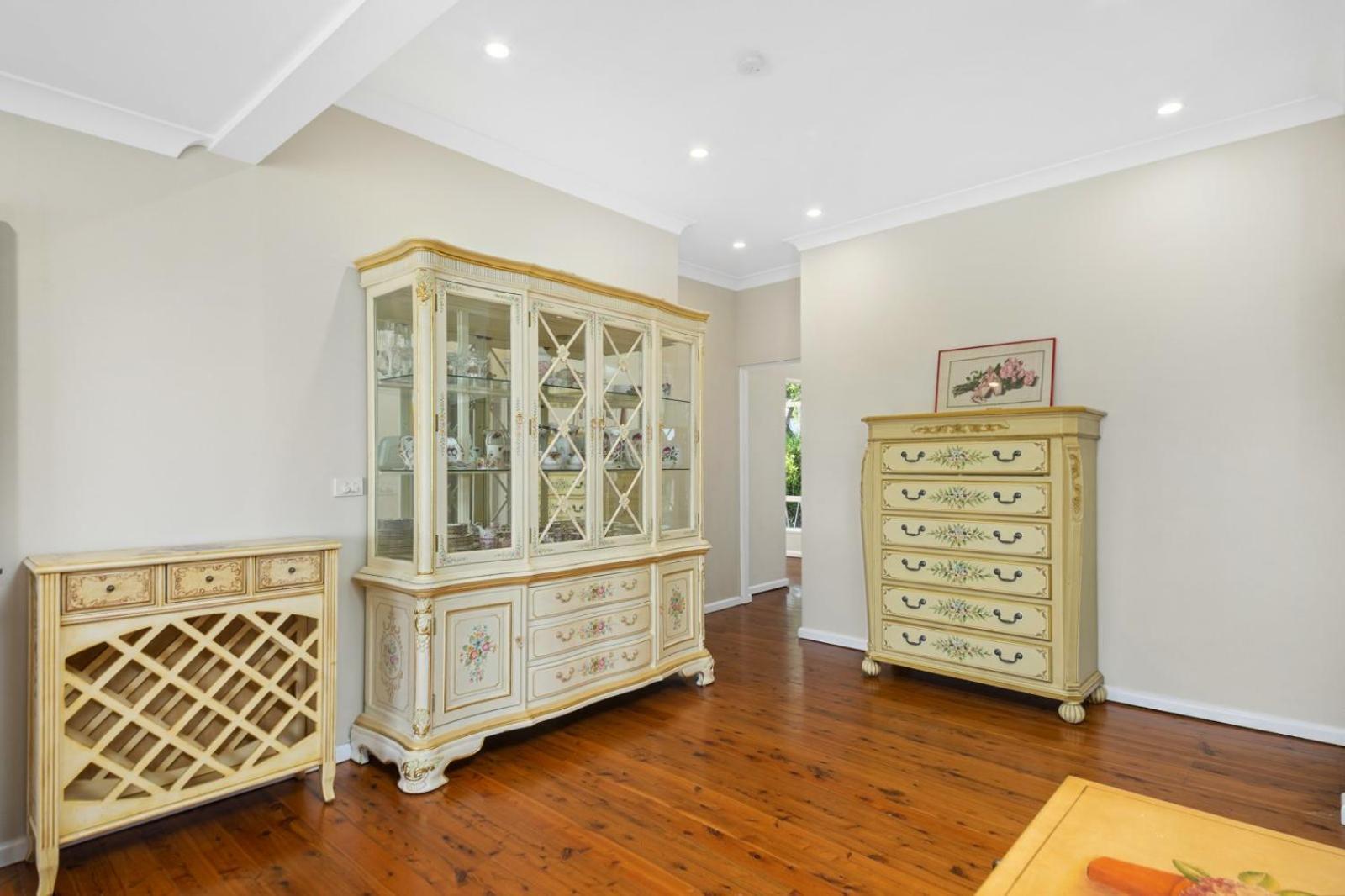 River View Oasis: Spacious 3-bed House With Pool Holiday home Sydney